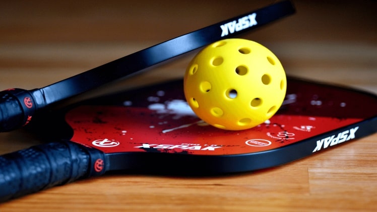 Factors to Consider When Selecting the Right Pickleball Paddle Factors to Consider When Selecting the Right Pickleball Paddle